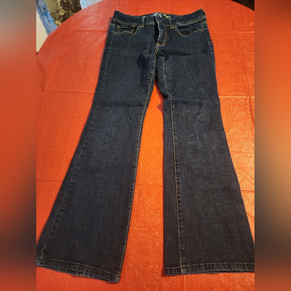 Ladies American Eagle blue jeans